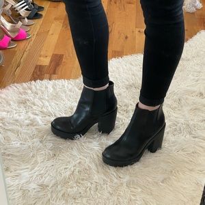 Black Round Toe Chunky Heel Ankle Bootie